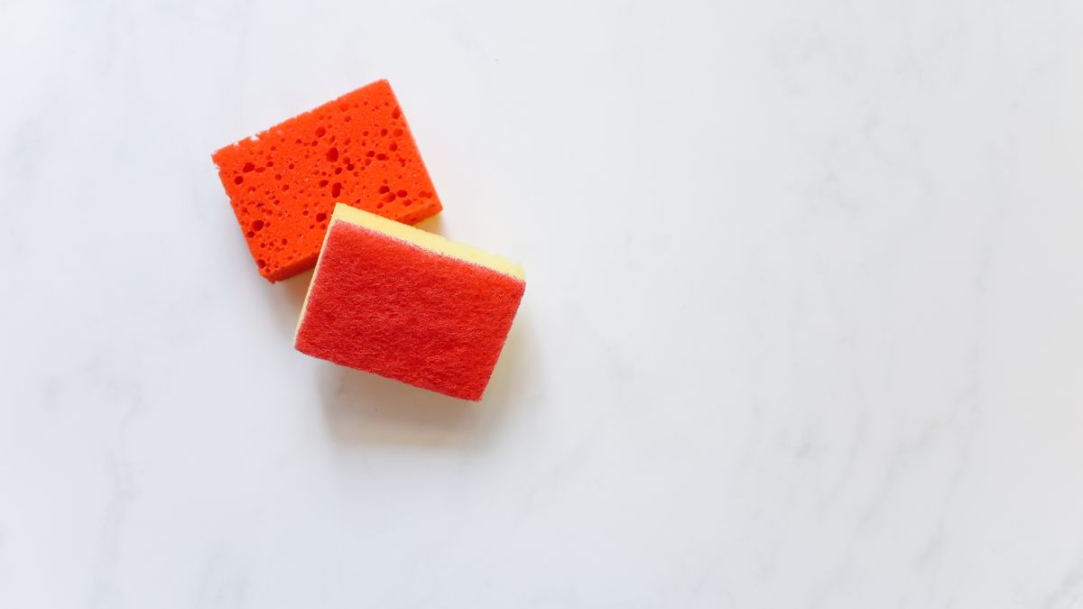 Je koelkast weer piekfijn en geurvrij krijgen