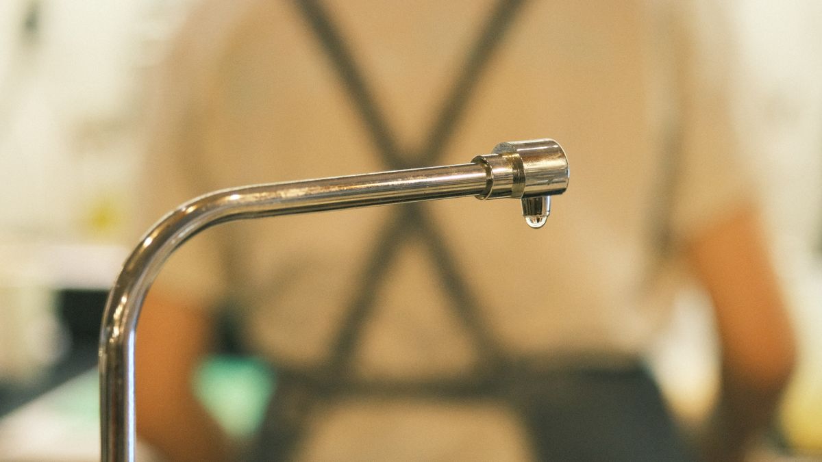 Water in je koelkast? Zo los je het zelf op!